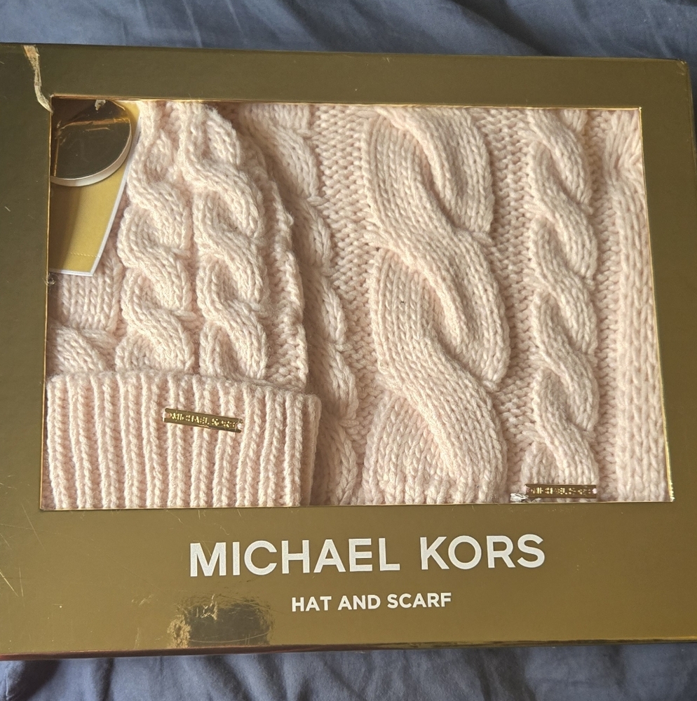 Michael kors hat and scarf set
